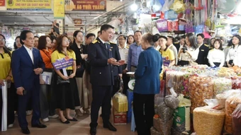 Đồng hành, hỗ trợ hộ, cá nhân kinh doanh thực hiện đúng quy định về thuế
