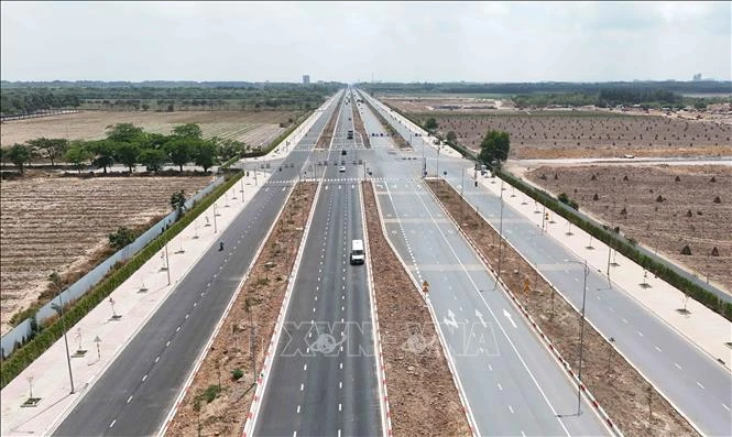 Đồng Nai đốc thúc tiến độ 2 tuyến giao thông trọng điểm kết nối sân bay Long Thành