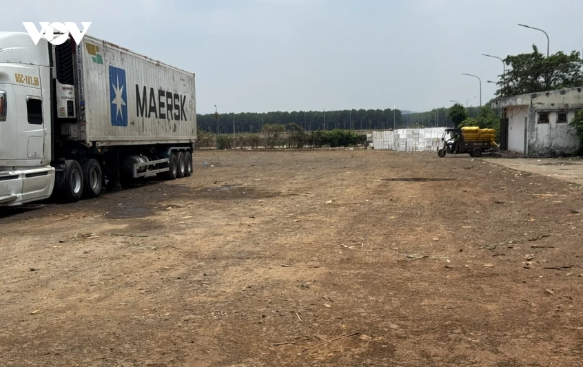 Đồng Nai giải tỏa ùn ứ xe container chở sầu riêng tại Dầu Giây Đồng Nai giải tỏa ùn ứ xe container chở sầu riêng tại Dầu Giây