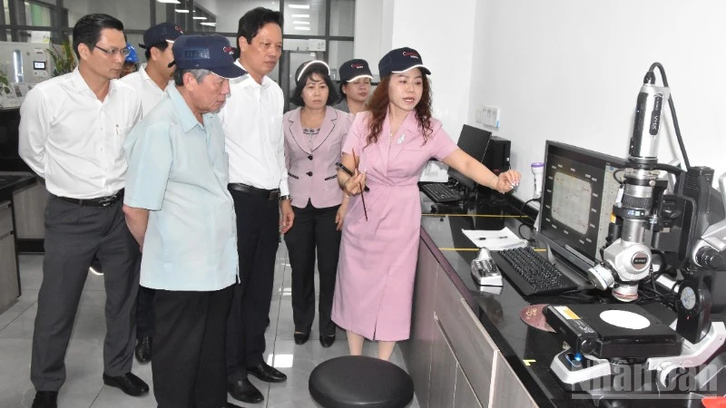 Đồng Tháp nỗ lực đạt mục tiêu tăng trưởng “hai con số” Đồng Tháp nỗ lực đạt mục tiêu tăng trưởng “hai con số”