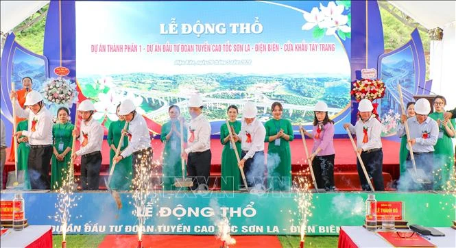 Động thổ dự án cao tốc Sơn La - Điện Biên - Cửa khẩu Tây Trang Động thổ dự án cao tốc Sơn La - Điện Biên - Cửa khẩu Tây Trang