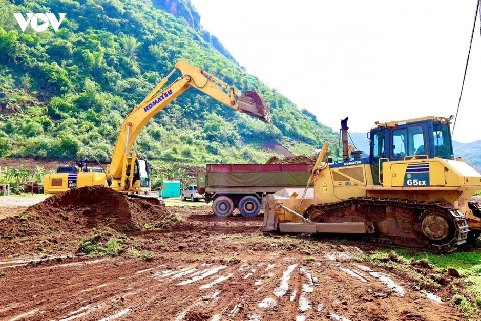Động thổ Dự án thành phần 1 cao tốc Sơn La - Điện Biên - Cửa khẩu Tây Trang Động thổ Dự án thành phần 1 cao tốc Sơn La - Điện Biên - Cửa khẩu Tây Trang