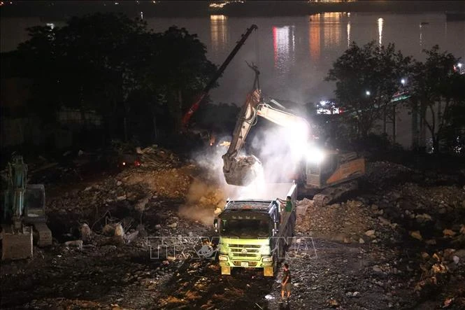 Đồng thuận cao, Hà Nội sắp hoàn tất bàn giao mặt bằng dự án cầu Trần Hưng Đạo Đồng thuận cao, Hà Nội sắp hoàn tất bàn giao mặt bằng dự án cầu Trần Hưng Đạo