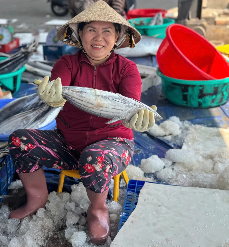 'Đột nhập' cảng cá lớn nhất vùng Duyên hải Nam Trung Bộ 'Đột nhập' cảng cá lớn nhất vùng Duyên hải Nam Trung Bộ