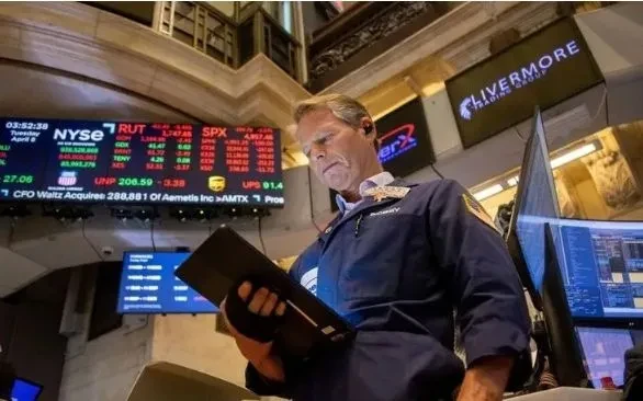 Dow Jones lập kỷ lục, cổ phiếu công nghệ hạ nhiệt Dow Jones lập kỷ lục, cổ phiếu công nghệ hạ nhiệt