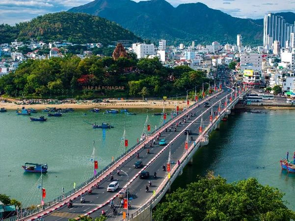Du lịch tăng trưởng ấn tượng, Khánh Hòa tính bài toán mở rộng không gian đô thị? Du lịch tăng trưởng ấn tượng, Khánh Hòa tính bài toán mở rộng không gian đô thị?