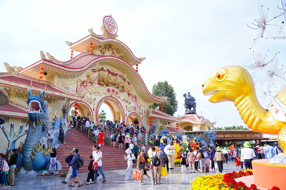 Du lịch TP Hồ Chí Minh bùng nổ, doanh thu gần 8.700 tỷ đồng trong dịp lễ 30/4 - 1/5