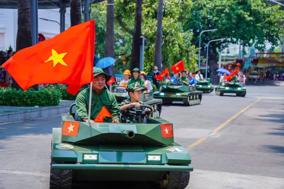 Du lịch TP Hồ Chí Minh bùng nổ, doanh thu gần 8.700 tỷ đồng trong dịp lễ 30/4 - 1/5