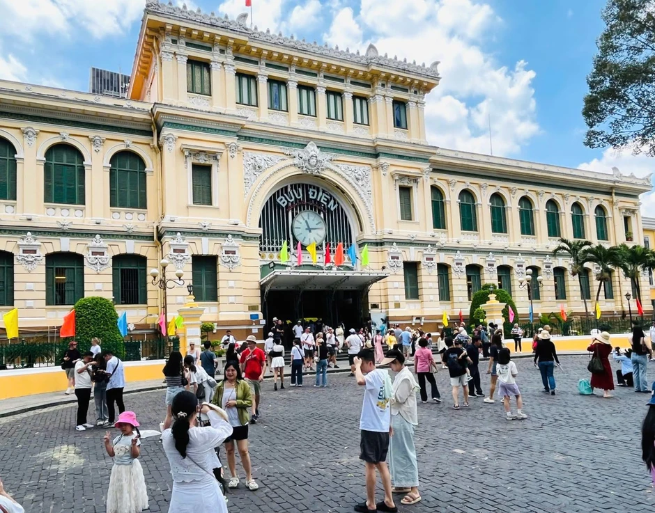 Du lịch TP Hồ Chí Minh bùng nổ, doanh thu gần 8.700 tỷ đồng trong dịp lễ 30/4 - 1/5