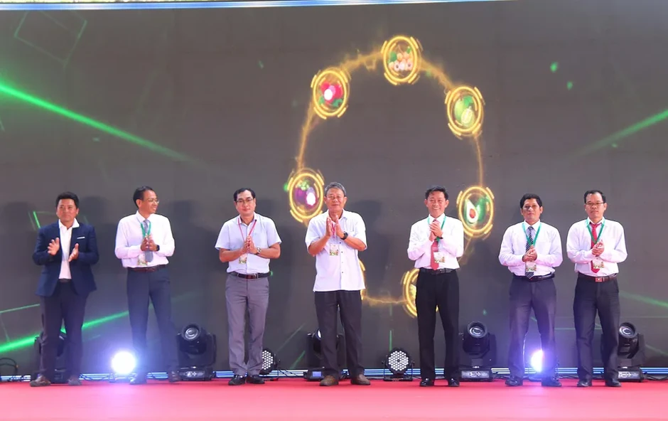 Đưa sầu riêng, bơ, mắc ca La Dạ đến gần người tiêu dùng Đưa sầu riêng, bơ, mắc ca La Dạ đến gần người tiêu dùng