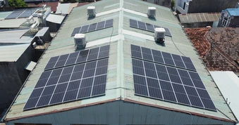 Dùng 600 kWh/tháng, lắp điện mặt trời có pin lưu trữ giúp tiết kiệm hàng triệu đồng