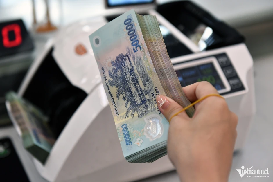 Dùng thẻ tín dụng hạn mức 30 triệu đồng, trả gần 100 triệu vẫn gánh nợ gấp đôi Dùng thẻ tín dụng hạn mức 30 triệu đồng, trả gần 100 triệu vẫn gánh nợ gấp đôi