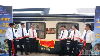 Đường sắt ra mắt toa xe chỉ huy trên đoàn tàu chuyên xa QT3/4