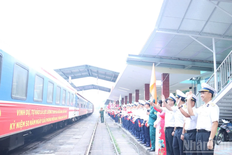Đường sắt triển khai chính sách giảm 30% giá vé tàu cho quân nhân phục vụ tại Đặc khu Trường Sa Đường sắt triển khai chính sách giảm 30% giá vé tàu cho quân nhân phục vụ tại Đặc khu Trường Sa