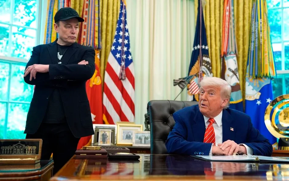 Elon Musk, Tim Cook cùng loạt "siêu CEO" tháp tùng ông Trump tới Trung Quốc Elon Musk, Tim Cook cùng loạt "siêu CEO" tháp tùng ông Trump tới Trung Quốc