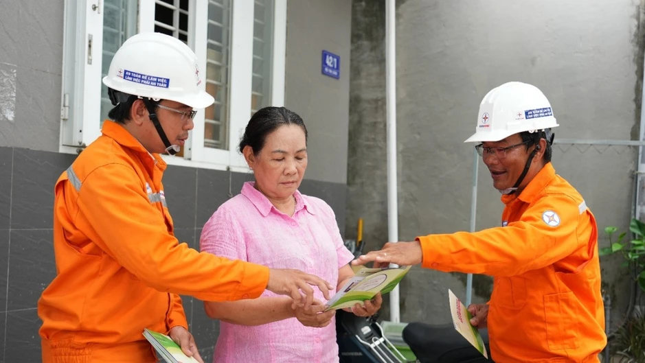 EVNHCMC chủ động các giải pháp đảm bảo an toàn điện vùng ven biển mùa mưa bão EVNHCMC chủ động các giải pháp đảm bảo an toàn điện vùng ven biển mùa mưa bão