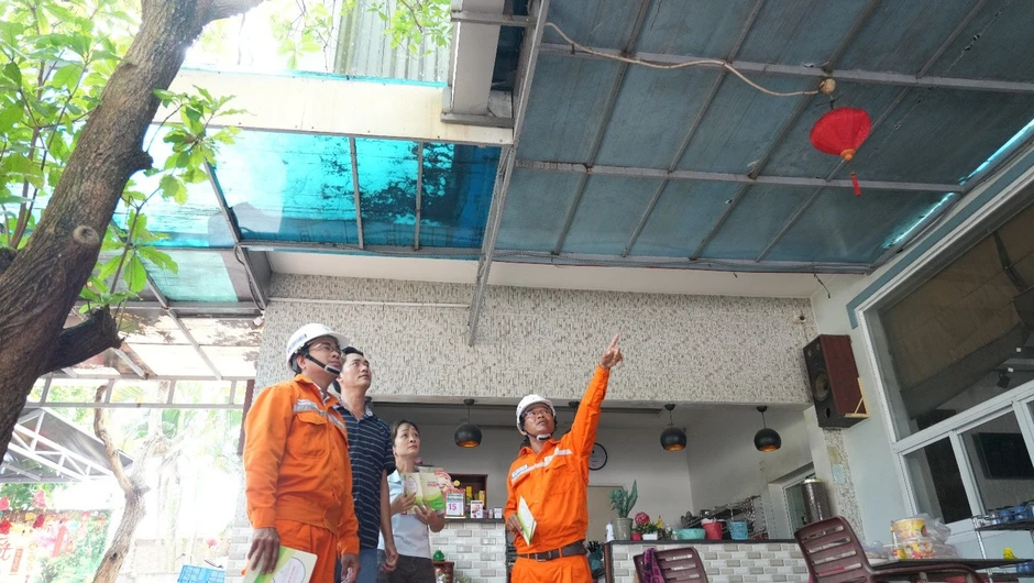 EVNHCMC chủ động các giải pháp đảm bảo an toàn điện vùng ven biển mùa mưa bão EVNHCMC chủ động các giải pháp đảm bảo an toàn điện vùng ven biển mùa mưa bão