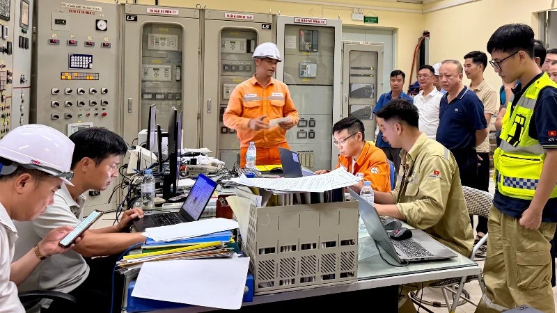 EVNNPC đóng điện dự án lắp đặt hệ thống pin lưu trữ năng lượng (BESS)