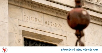 Fed giữ nguyên lãi suất, cảnh báo giá dầu khiến triển vọng kinh tế Mỹ mờ mịt