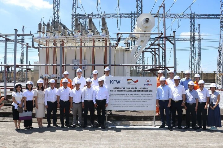 Fitch Ratings nâng hồ sơ tín nhiệm độc lập của EVNNPC lên ‘bb+’ Fitch Ratings nâng hồ sơ tín nhiệm độc lập của EVNNPC lên ‘bb+’