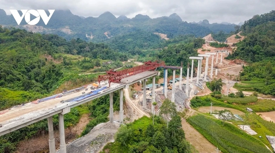 Gần 1 triệu tỷ đồng vốn đầu tư công chờ giải ngân: Áp lực chưa từng có Gần 1 triệu tỷ đồng vốn đầu tư công chờ giải ngân: Áp lực chưa từng có