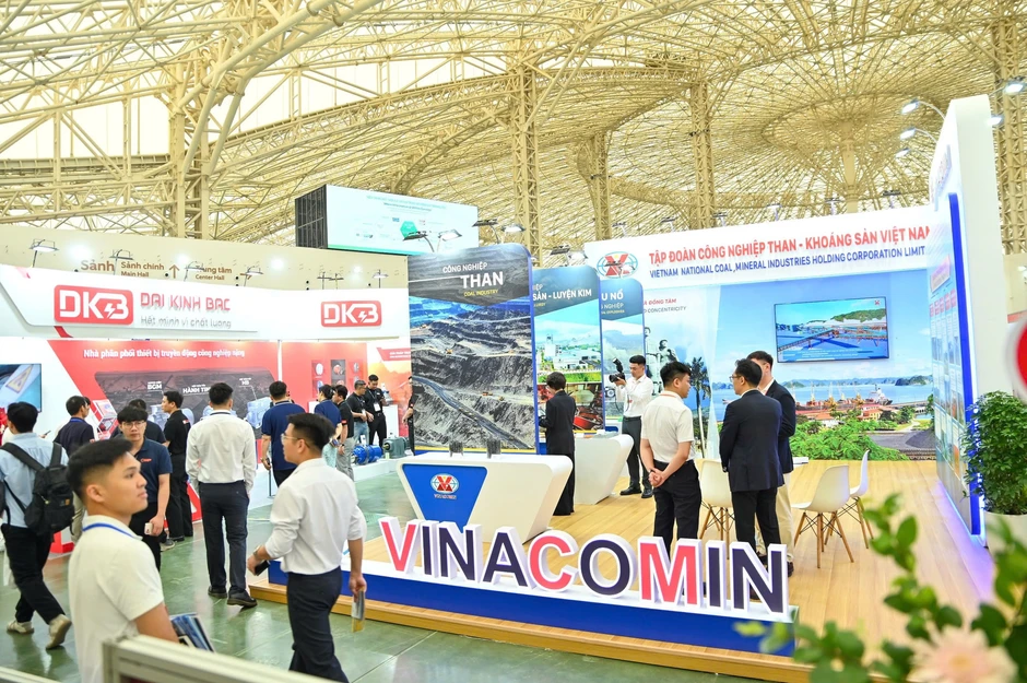 Gần 200 doanh nghiệp quốc tế hội tụ tại Triển lãm lớn nhất ngành mỏ và xây dựng Gần 200 doanh nghiệp quốc tế hội tụ tại Triển lãm lớn nhất ngành mỏ và xây dựng