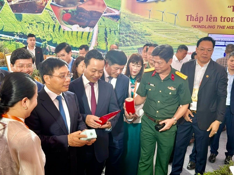 Gần 800 nhà đầu tư trong nước, quốc tế tham dự Hội nghị thu hút đầu tư năm 2026 tỉnh Điện Biên Gần 800 nhà đầu tư trong nước, quốc tế tham dự Hội nghị thu hút đầu tư năm 2026 tỉnh Điện Biên