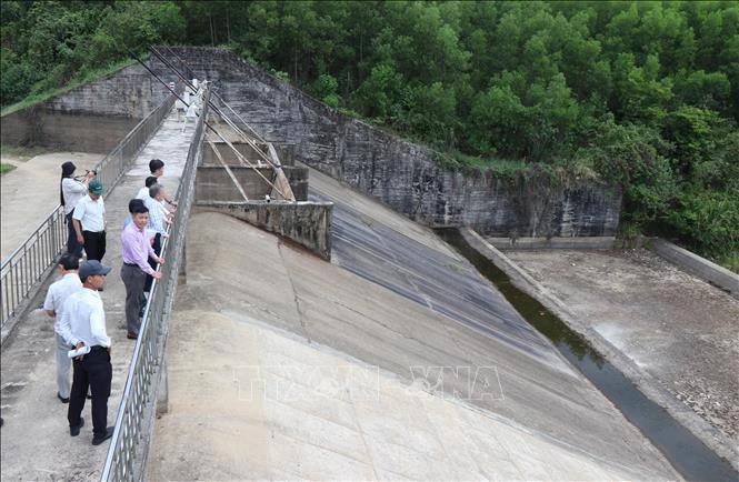Gấp rút kiểm tra an toàn hồ đập, hồ chứa trước mùa mưa bão Gấp rút kiểm tra an toàn hồ đập, hồ chứa trước mùa mưa bão