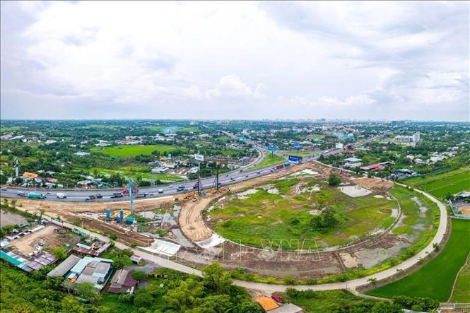 Gấp rút thi công dự án mở rộng cao tốc TP Hồ Chí Minh - Trung Lương - Mỹ Thuận Gấp rút thi công dự án mở rộng cao tốc TP Hồ Chí Minh - Trung Lương - Mỹ Thuận