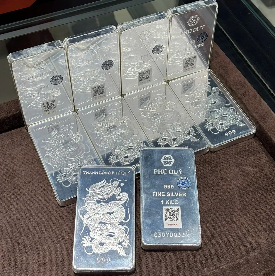 Giá bạc giảm mạnh 6 triệu đồng, về 92 triệu đồng/kg Giá bạc giảm mạnh 6 triệu đồng, về 92 triệu đồng/kg