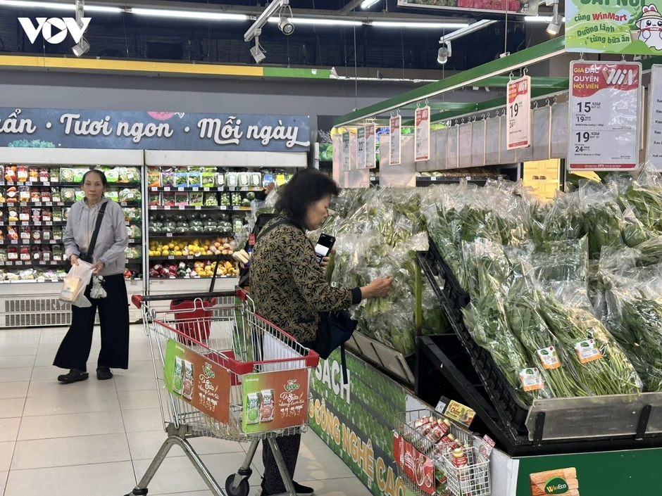 Giá cả leo thang trên diện rộng, dư địa kiểm soát lạm phát ngày càng thu hẹp Giá cả leo thang trên diện rộng, dư địa kiểm soát lạm phát ngày càng thu hẹp