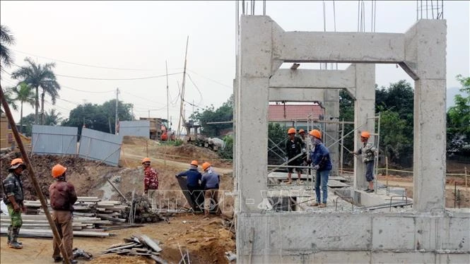 Gia cố 'lá chắn' trước thiên tai Gia cố 'lá chắn' trước thiên tai