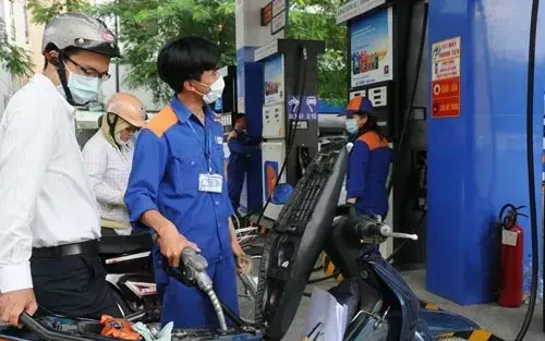 Giá dầu diesel giảm gần 2.000 đồng/lít Giá dầu diesel giảm gần 2.000 đồng/lít