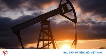 Giá dầu lao dốc mạnh khi Mỹ đình chỉ trừng phạt dầu mỏ Iran