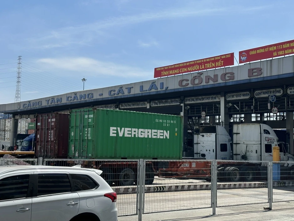 Giá dầu tăng chưa ráo mực, cước xe đầu kéo container báo tăng mạnh Giá dầu tăng chưa ráo mực, cước xe đầu kéo container báo tăng mạnh