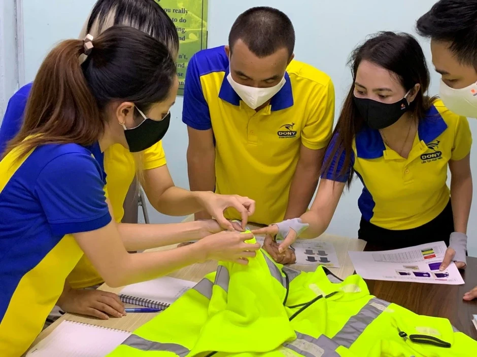 Giá dầu thế giới lao dốc mạnh: Giá xăng, hàng hóa tại Việt Nam sẽ ra sao? Giá dầu thế giới lao dốc mạnh: Giá xăng, hàng hóa tại Việt Nam sẽ ra sao?