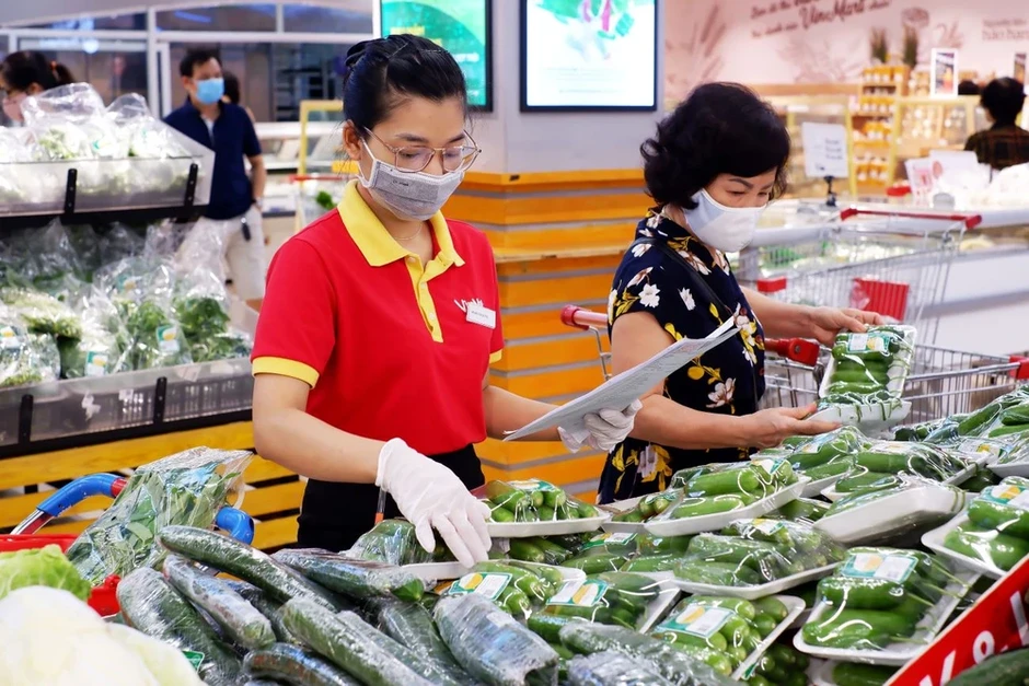Giá dầu thế giới lao dốc mạnh: Giá xăng, hàng hóa tại Việt Nam sẽ ra sao? Giá dầu thế giới lao dốc mạnh: Giá xăng, hàng hóa tại Việt Nam sẽ ra sao?