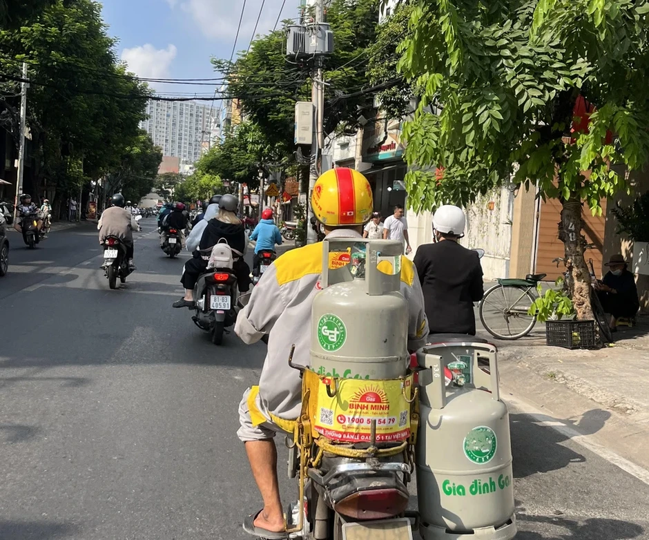 Giá gas tháng 5 tăng thêm 27.000 đồng bình 12kg Giá gas tháng 5 tăng thêm 27.000 đồng bình 12kg