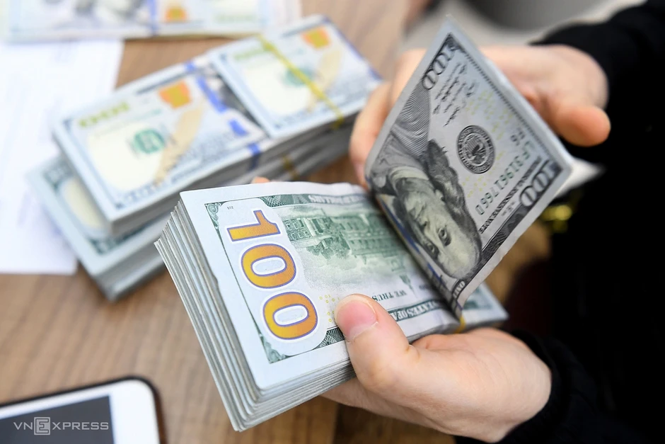 Giá USD tự do lao dốc Giá USD tự do lao dốc