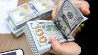 Giá USD tự do lao dốc