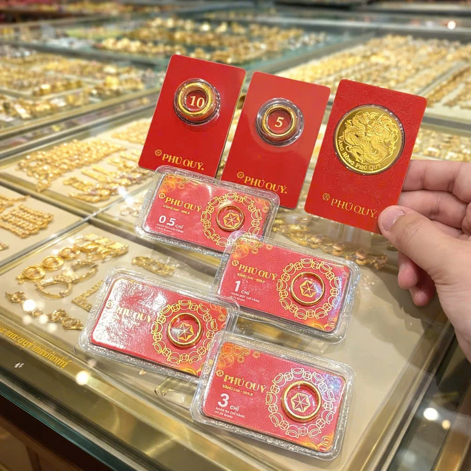 Giá vàng 18 - 24/5: SJC mất mốc 162 triệu, dân ồ ạt gửi tiết kiệm Giá vàng 18 - 24/5: SJC mất mốc 162 triệu, dân ồ ạt gửi tiết kiệm