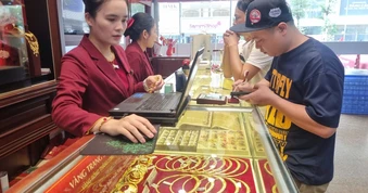 Giá vàng Bảo Tín Minh Châu giảm 1,4 triệu, giao ngay trong ngày 2 lượng/khách