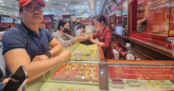 Giá vàng Bảo Tín Minh Châu neo cao nhất thị trường trước giờ mở cửa trở lại