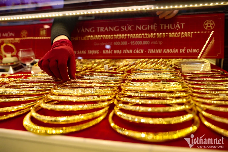 Giá vàng giảm hơn 10 triệu đồng, liệu có lùi về 160 triệu đồng/lượng? Giá vàng giảm hơn 10 triệu đồng, liệu có lùi về 160 triệu đồng/lượng?