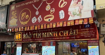 Giá vàng giảm, tiệm vàng vắng khách, Bảo Tín Minh Châu cho mua 10 chỉ cầm về
