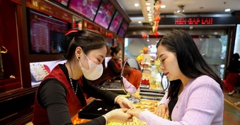 Giá vàng hôm nay 14/8/2026 rơi thẳng đứng, vàng miếng SJC hạ 1 triệu đồng/lượng