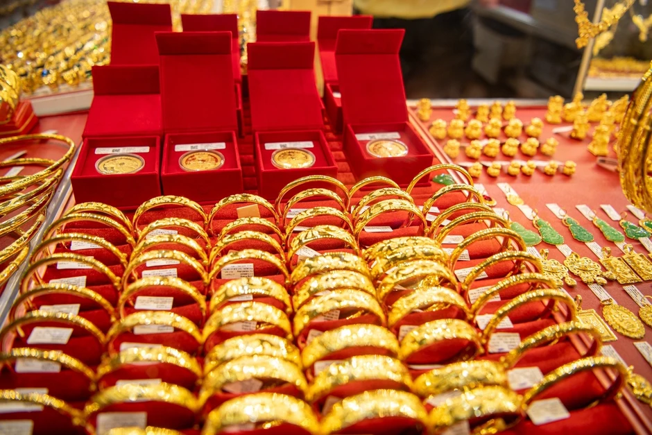 Giá vàng hôm nay 15/5/2026: Rơi thẳng đứng, SJC và nhẫn áp lực giảm mạnh Giá vàng hôm nay 15/5/2026: Rơi thẳng đứng, SJC và nhẫn áp lực giảm mạnh