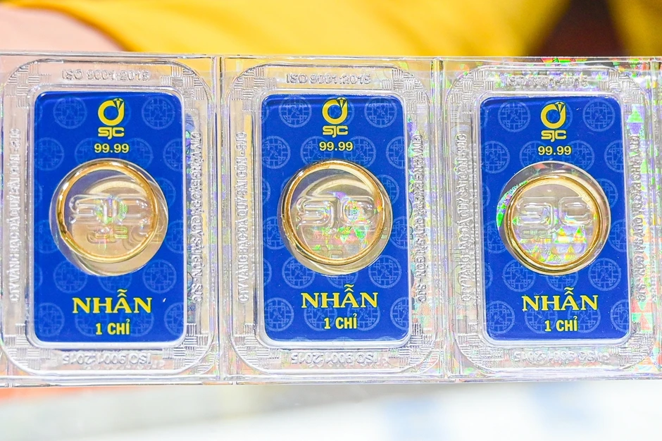 Giá vàng hôm nay 17/7/2026 tuột dốc, SJC giảm tới 1,6 triệu đồng/lượng Giá vàng hôm nay 17/7/2026 tuột dốc, SJC giảm tới 1,6 triệu đồng/lượng