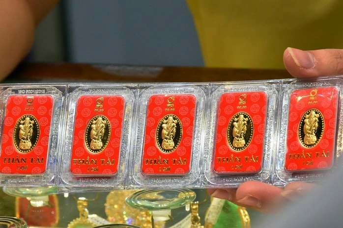 Giá vàng hôm nay, 2-5: Đảo chiều đi xuống Giá vàng hôm nay, 2-5: Đảo chiều đi xuống