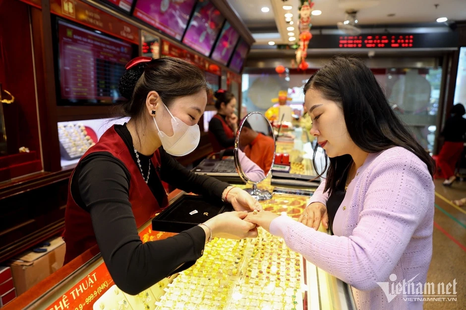 Giá vàng hôm nay 27/9/2026 lao dốc, vàng SJC giảm 3,2 triệu đồng/lượng Giá vàng hôm nay 27/9/2026 lao dốc, vàng SJC giảm 3,2 triệu đồng/lượng